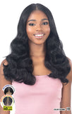 Model Model Bexley HD Lace Front Wig